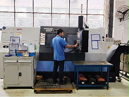 数控车床 φ970 Z:3050  X:410mm （精度：±5μm）