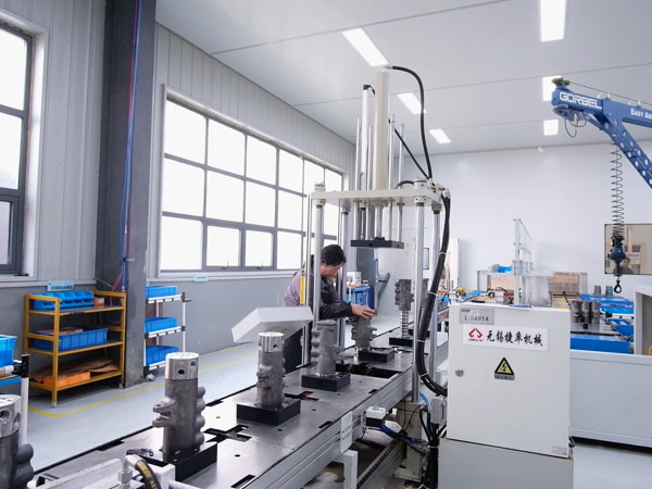 工程机械自动化装配间