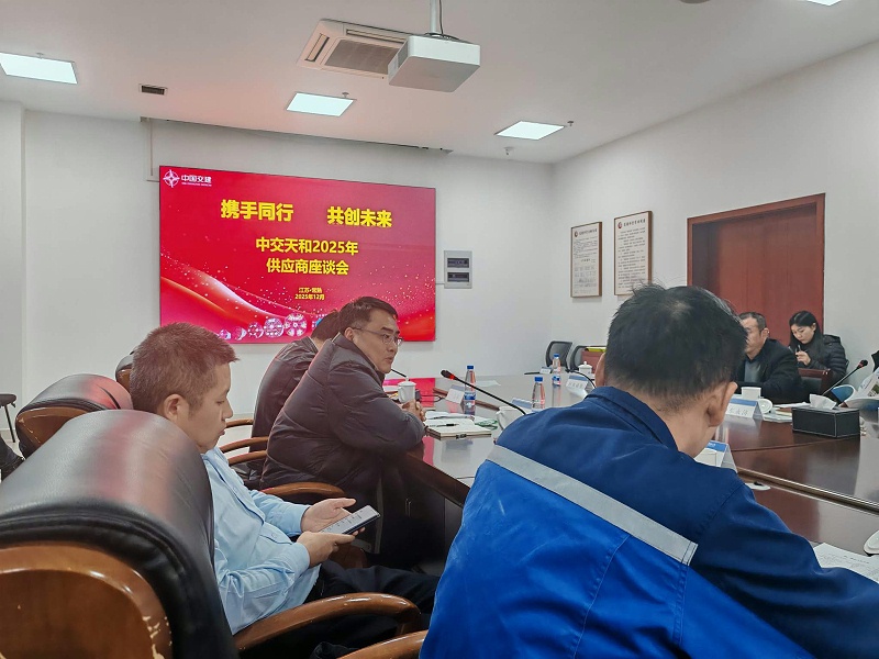 腾旋科技副总经理潘宁作为“优秀供应商”代表发言