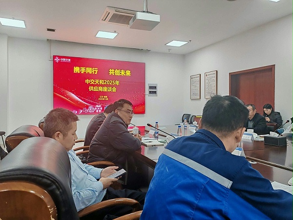 腾旋科技副总经理潘宁作为“优秀供应商”代表发言