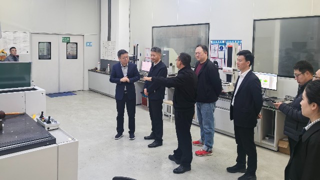 柳工集团携手国家制造业转型升级基金调研腾旋科技