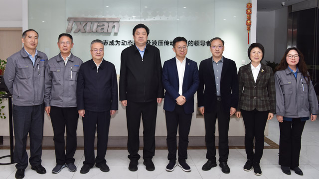 【要闻】无锡市长赵建军带队调研腾旋科技，推动传统产业焕新升级